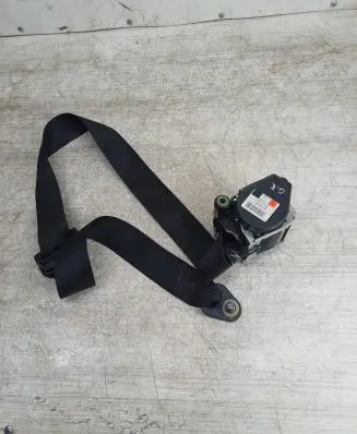 Mercedes-Benz Vaneo W414 Rear seatbelt 561009901 020L005V