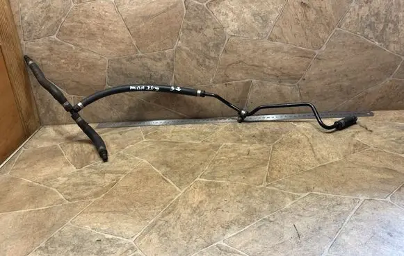 Mercedes-Benz C W204 Engine coolant pipe/hose A2045011025