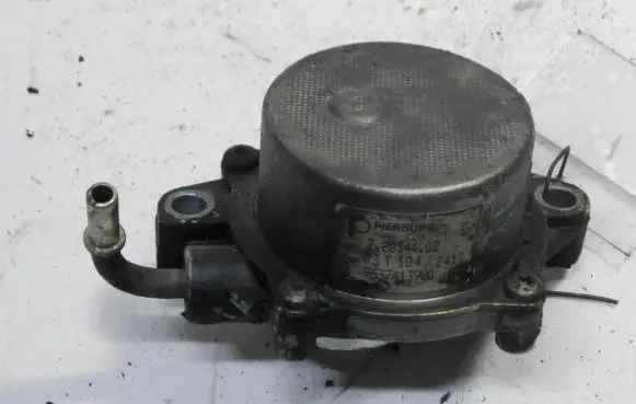 Peugeot 206 CC Vacuum pump 9637413980