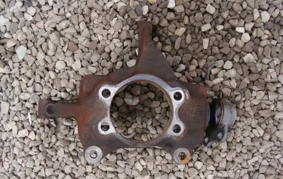 Opel Vivaro Front wheel hub spindle knuckle 400155466R