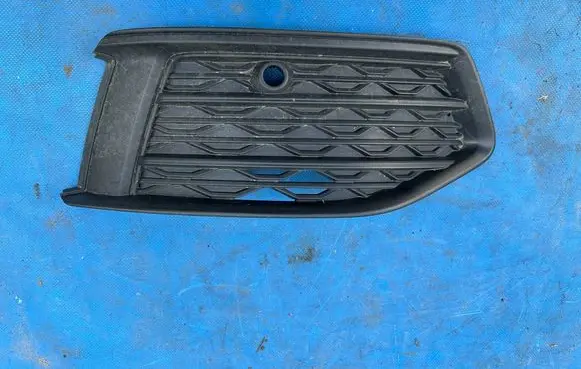 Audi A6 S6 C8 4K Front bumper lower grill 4K0807682