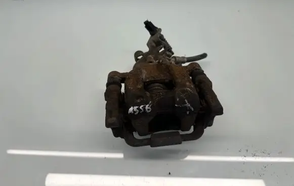 Volkswagen Jetta VI Rear brake caliper