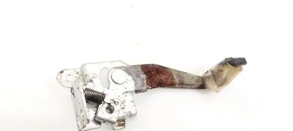 Suzuki SX4 Fuel tank opening switch 