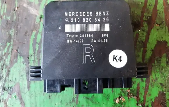 Mercedes-Benz C W202 Door control unit/module 2108203426