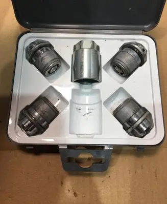 Toyota C-HR I Anti-theft wheel nuts and lock 