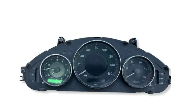 Mercedes-Benz CLS C219 Speedometer (instrument cluster) A2195403811