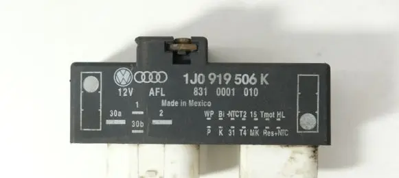 Audi A3 S3 8P Coolant fan relay 1J0919506K