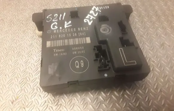 Mercedes-Benz E W211 Door control unit/module 2118201526 A2118201526