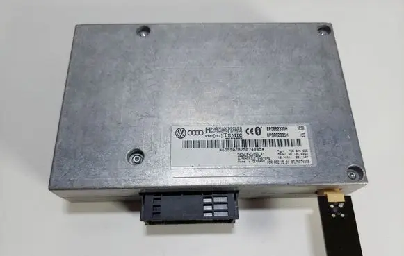 Audi A4 S4 B7 8E 8H Bluetooth control unit module 8P0862335H