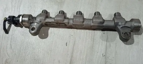 KIA Carens III Fuel main line pipe 314002A420