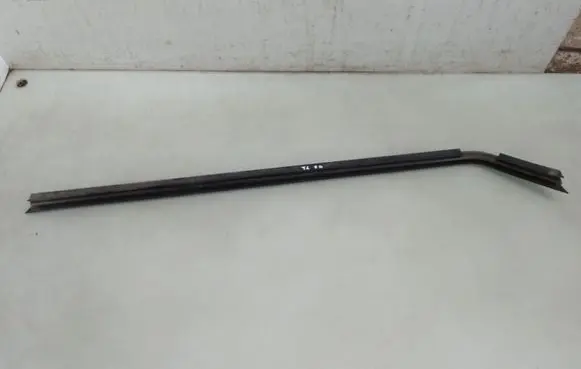 Volkswagen Transporter - Caravelle T6 Rubber seal front coupe door window 7H0837472B