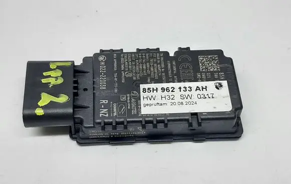 Audi Q6 e-tron Keyless system antenna 85H962133AH