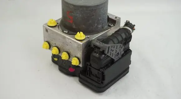 Isuzu D-Max ABS Pump 898310504 1339200630