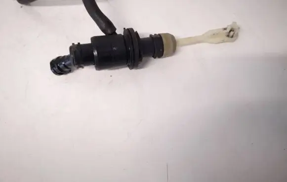 Nissan X-Trail T32 Clutch master cylinder 306104MS0B