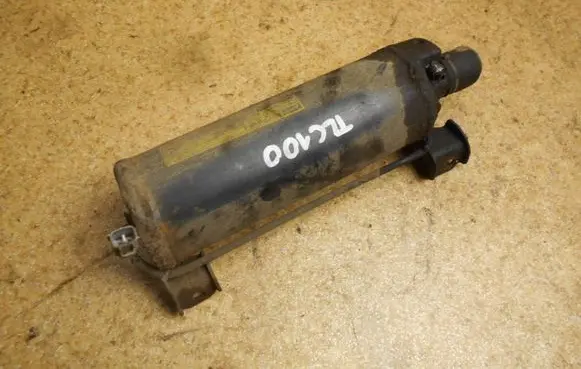 Toyota Land Cruiser (J100) Air suspension tank/reservoir 