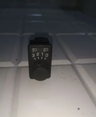 Nissan Primera Headlight level height control switch 37044A D34004