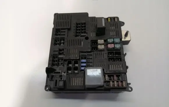 Volvo XC90 Fuse module 31473570