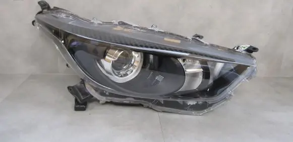 Toyota Yaris XP210 Headlight/headlamp K0612