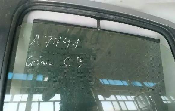 Citroen C3 Rear door window glass