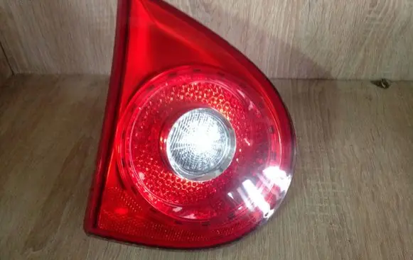 Volkswagen Golf V Tailgate rear/tail lights 1K6945093F