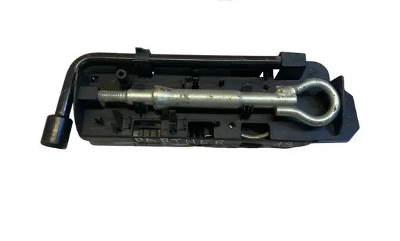 Peugeot Partner Spare wheel mounting bracket 9670907580