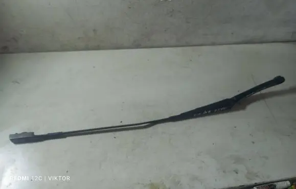 Audi A4 S4 B8 8K Front wiper blade arm 8K1955408