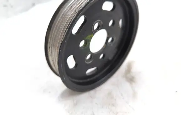 Volkswagen Golf IV Power steering pump pulley 038145255B