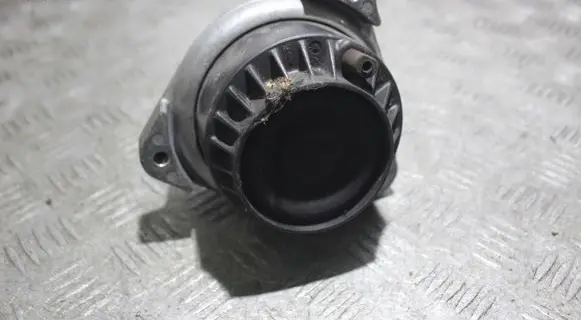 BMW 7 F01 F02 F03 F04 Engine mount bracket 677590502