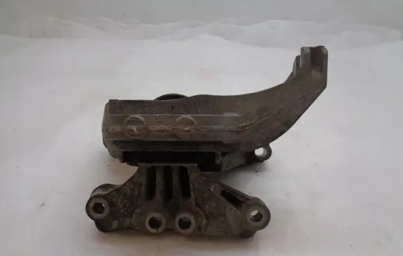 Citroen C4 II Picasso Engine mount bracket 4A103720