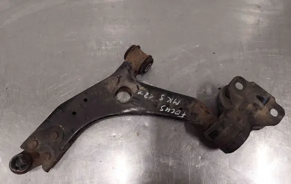 Ford Focus Front lower control arm/wishbone