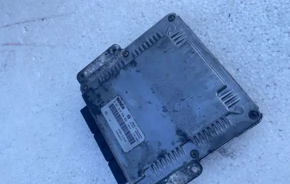 Renault Laguna II Engine control unit/module 0281010556 8200153946