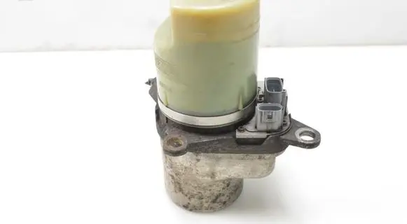 Ford Focus Power steering pump 4M513K514DA