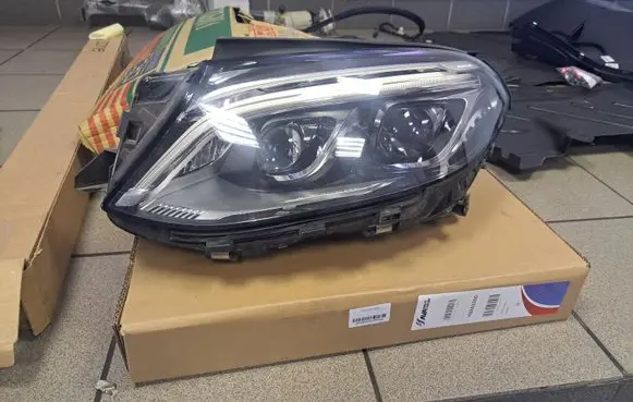 Mercedes-Benz GLE (W166 - C292) Headlight/headlamp A1669063903 A1669065103