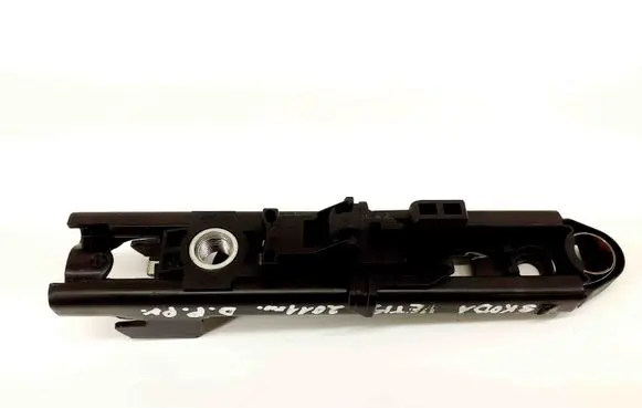 Skoda Yeti (5L) Seat belt height adjuster 3C8857819