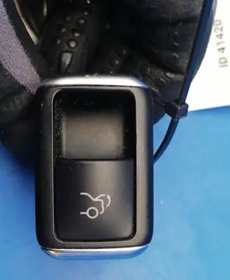 Mercedes-Benz E W212 Tailgate opening switch a2129059200