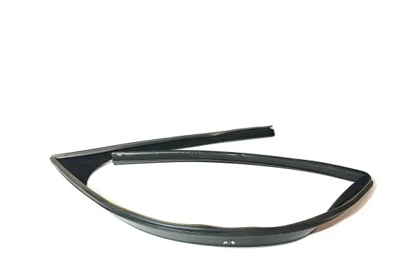 Jaguar XE Rubber seal front door window/glass GX7321597A GX7321597