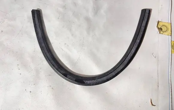 BMW 3 E90 E91 Engine compartment rubber 7143757 51767143757 9201297944