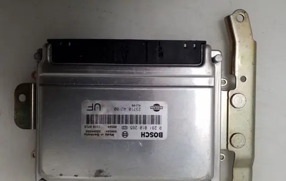 Nissan Almera Tino Engine control unit/module 237104U100