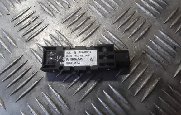 Nissan Note (E11) Airbag deployment crash/impact sensor 0285003019 98830AY00A