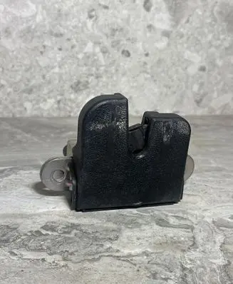 Volkswagen Touran II Tailgate lock latch 1T0827505H