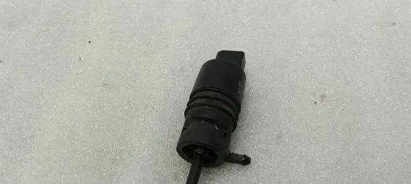 Mercedes-Benz E W212 Windscreen/windshield washer pump A2218690121