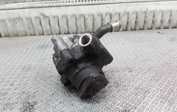 Rover 75 Power steering pump QVB101411