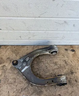 Mercedes-Benz E W211 Front lower control arm/wishbone A2113308907