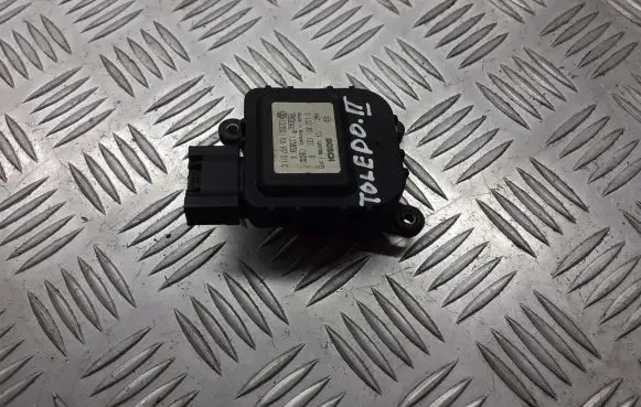 Seat Toledo II (1M) A/C air flow flap actuator/motor 1J1907511C
