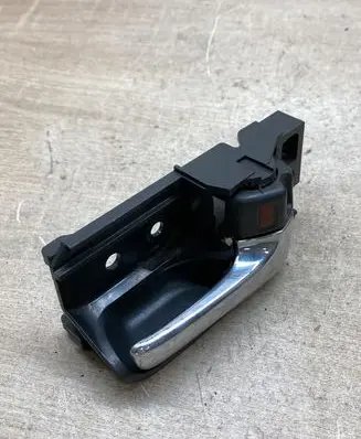 Toyota Avensis T250 Rear door interior handle 50594A2