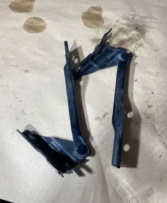 Volkswagen Polo V 6R Engine bonnet/hood hinges 6R0823301A 6R0823302A A7237907001
