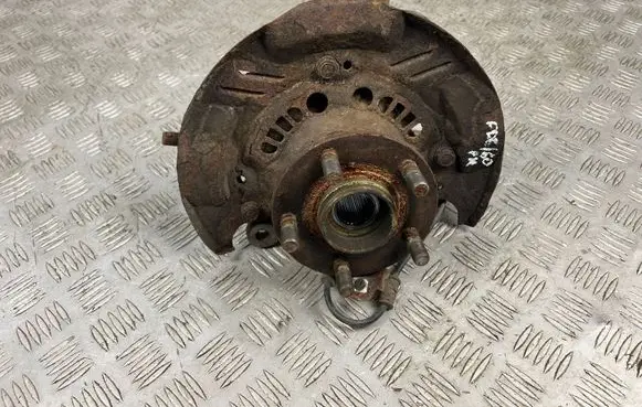 Front wheel hub