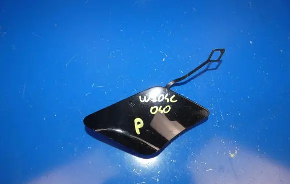 Mercedes-Benz C AMG W204 Front tow hook cap/cover a2048850526