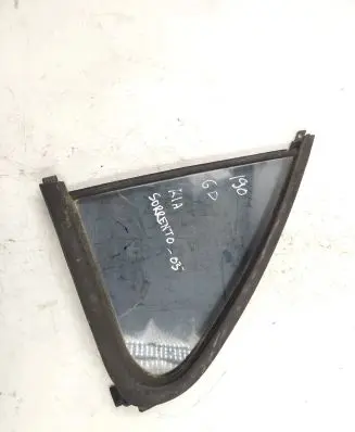 KIA Sorento Rear vent window glass 43R000382 E000008