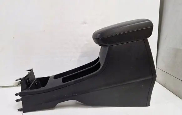 Toyota Matrix (E140) Center console